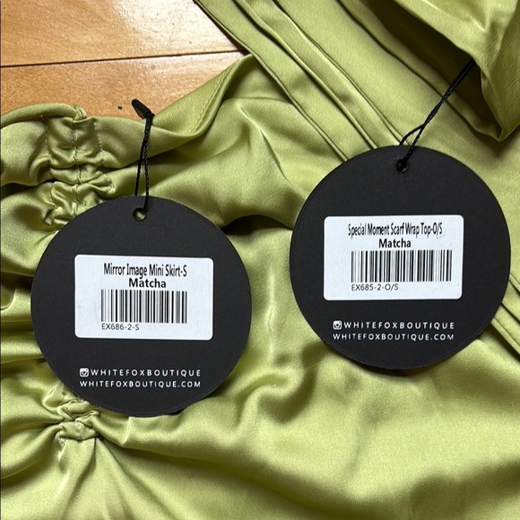 White Fox Boutique Matcha Green Silk Set - Picture 3 of 3